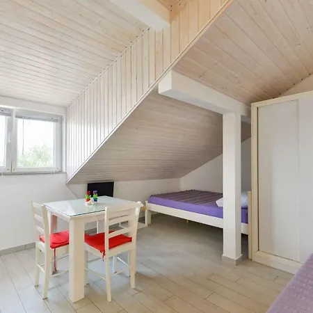In - Insel 41282 Apartamento *
