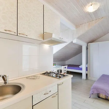 In - Insel 41282 Apartamento *