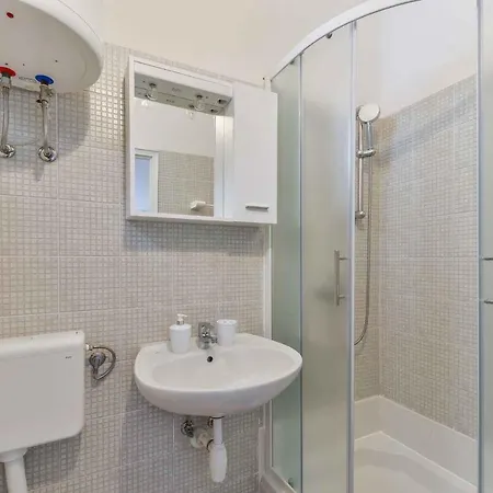In - Insel 41282 Apartamento *